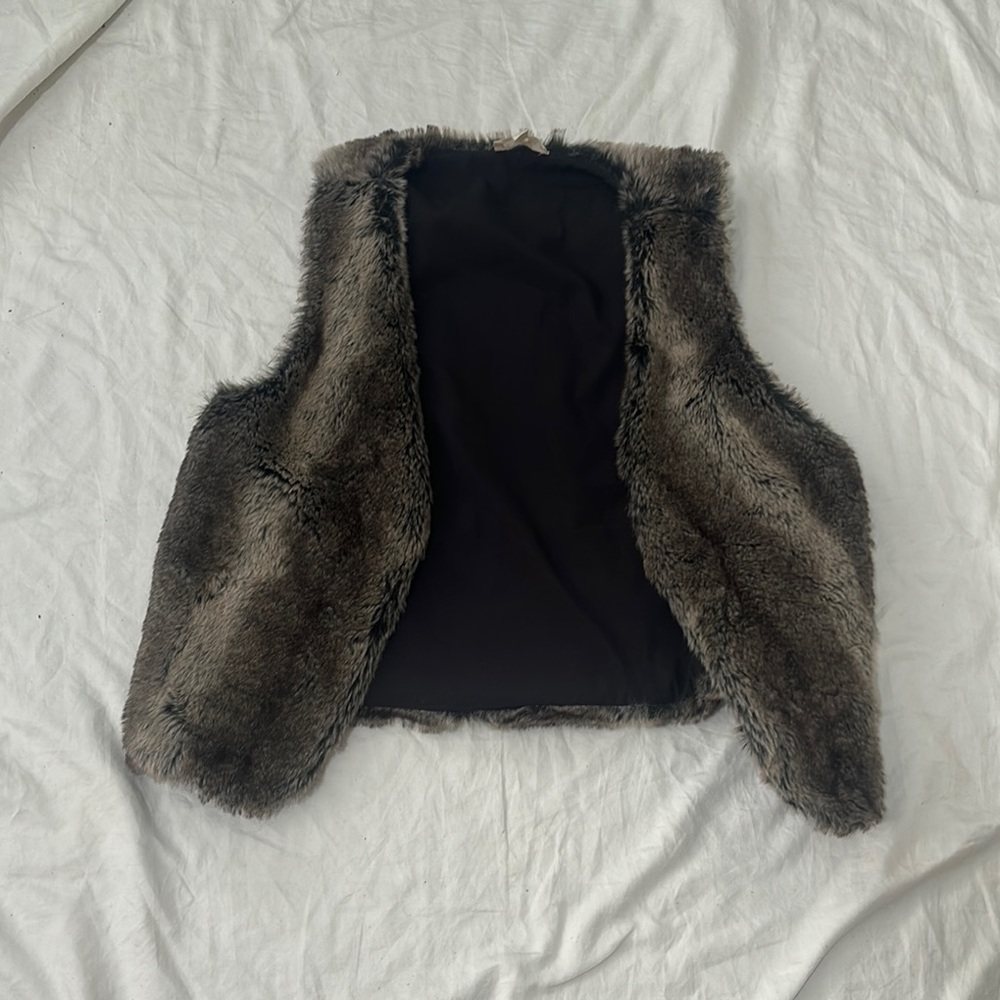 Everly Women’s Brown and Gray Faux Fur Vest Size Medium